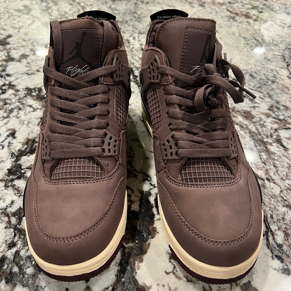 Jordan 4 Retro
A Ma Maniére Violet Ore